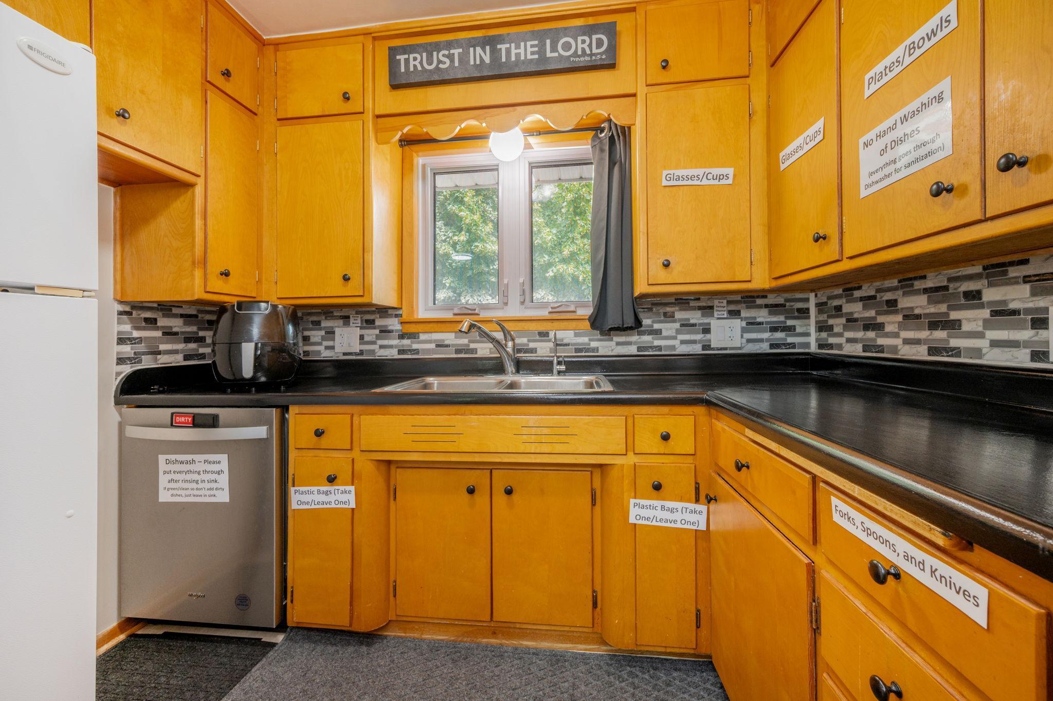 453 17th Street Windom, MN 56101 - Photo 9 of 35