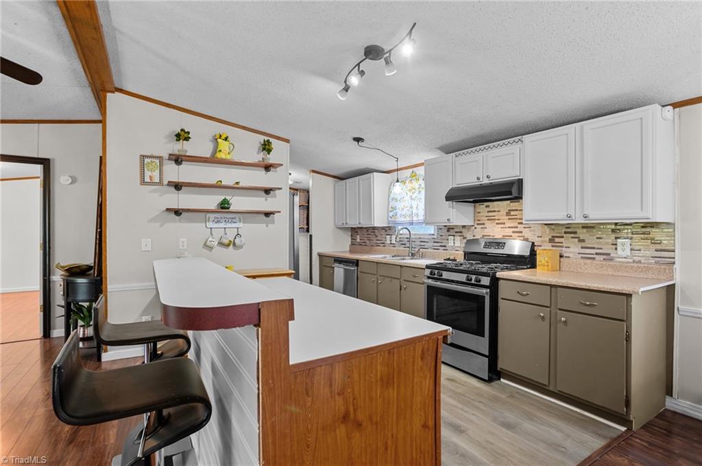 313 Massey Road Mount Airy, NC 27030 - Photo 12 of 31 Gallery Image 12