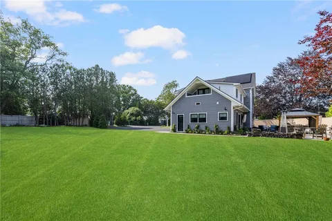 $1,395,000 | 3 Oak Street, Middletown, RI 02842