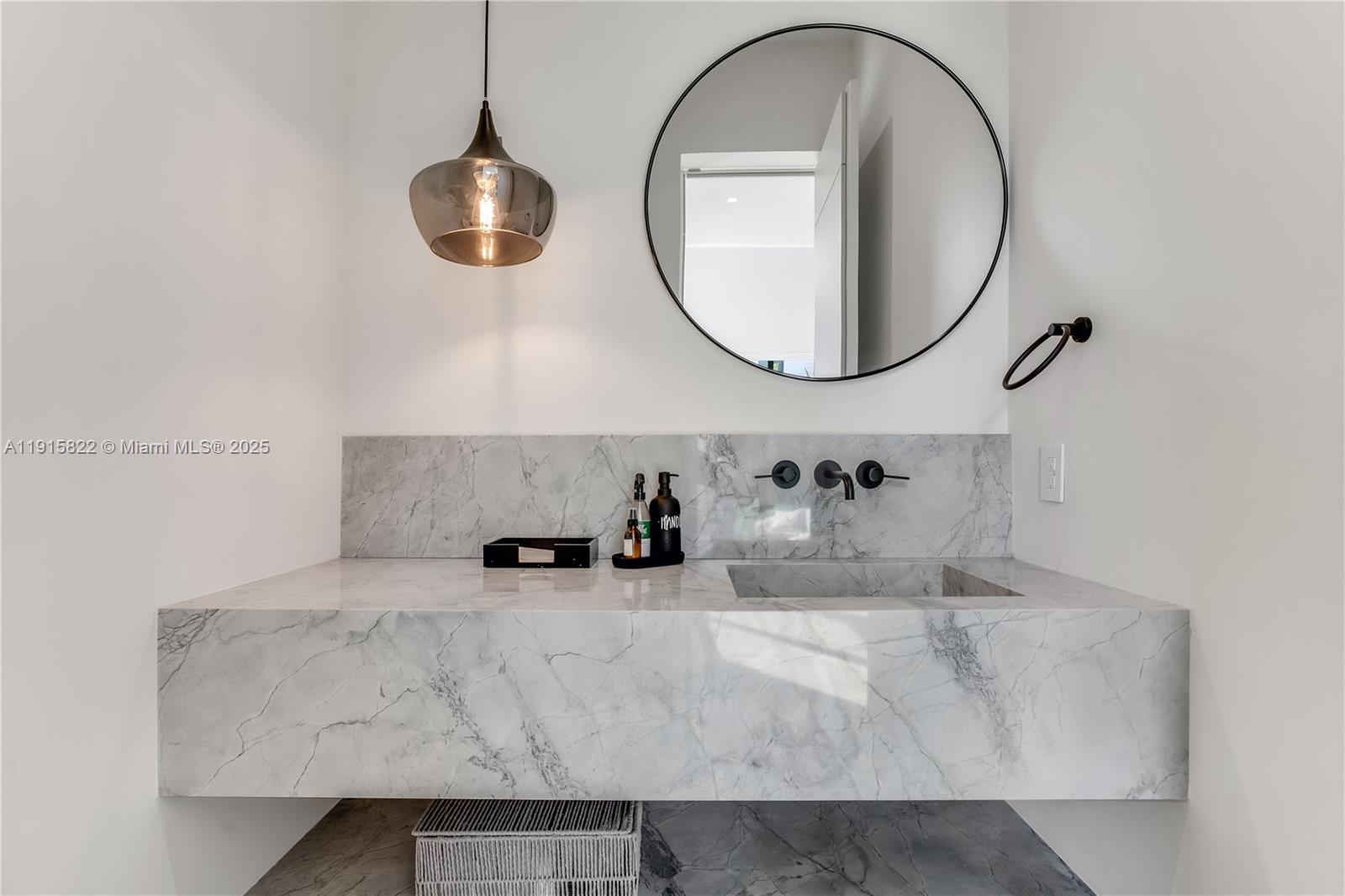 9045 Hawthorne Avenue Surfside, FL 33154 - Photo 20 of 61