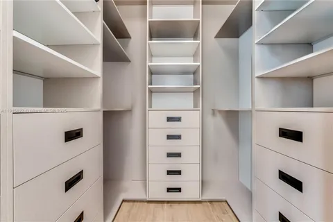 $9,995,000 | 9045 Hawthorne Avenue, Surfside, FL 33154