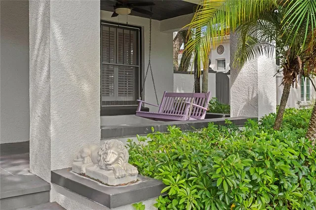 a view of outdoor space yard and porch