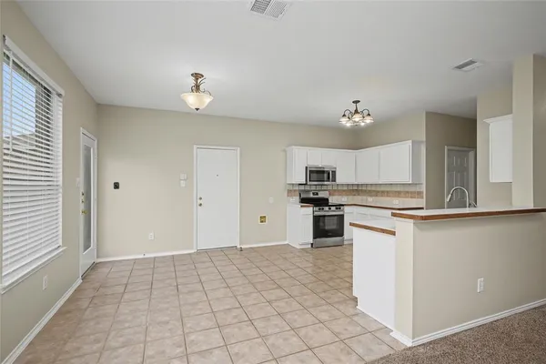$2,550 | 8401 Tribute Lane, Fort Worth, TX 76131