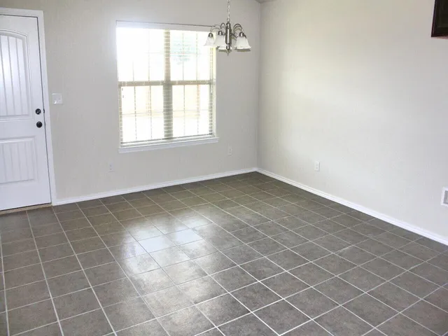 $1,300 | 9802 Sherman Avenue, Lubbock, TX 79423