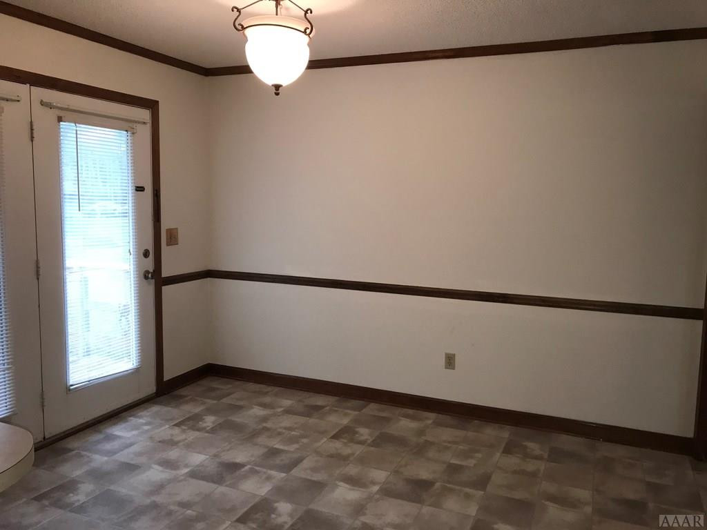 1037 Consolidated Road Elizabeth City, NC 27909 - Photo 3 of 44 Informal dining area