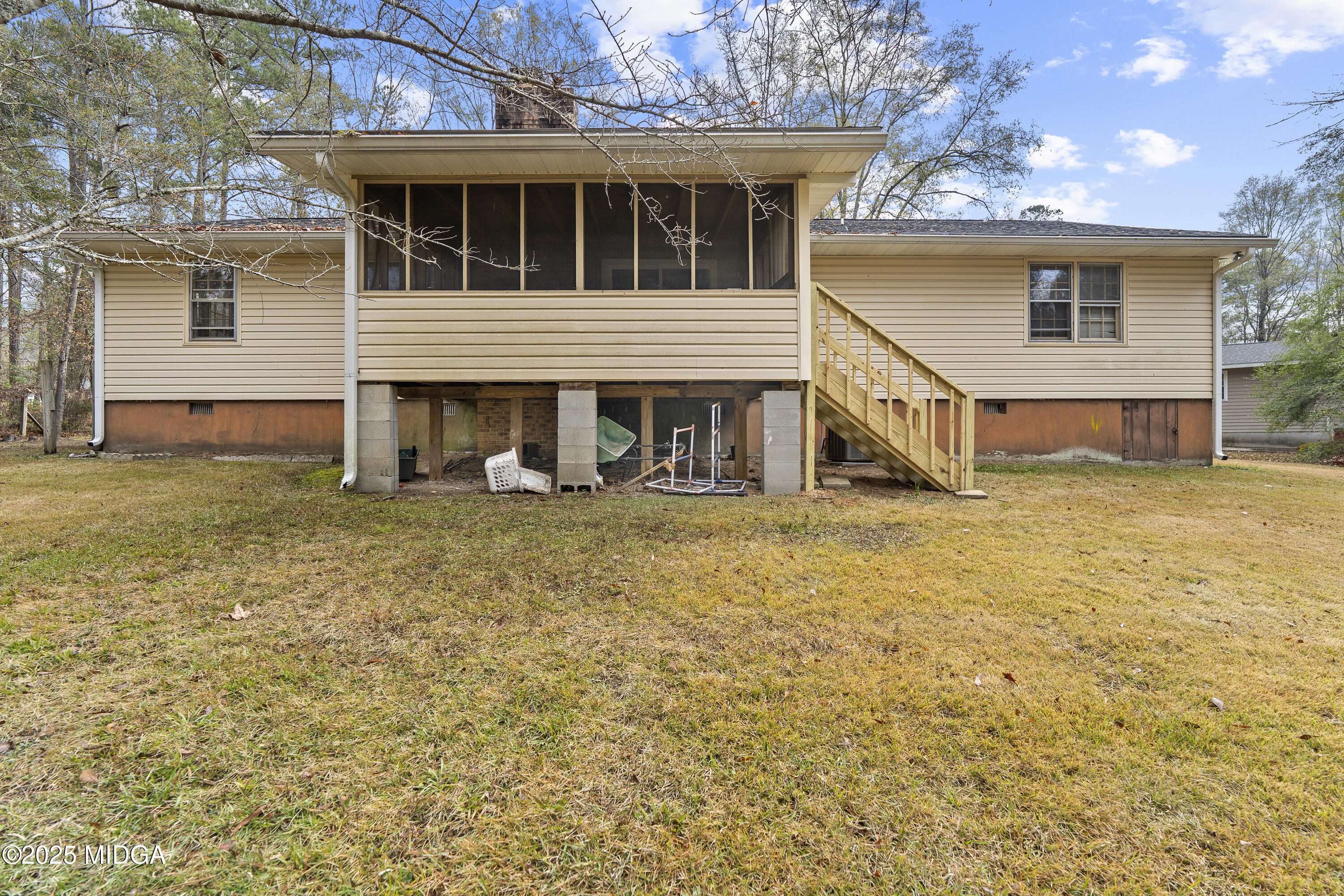218 Matlock Lane Macon, GA 31210 - Photo 39 of 39 front view of a house with a yard