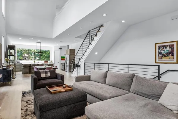 $4,450 | 2325 Hondo Avenue, Dallas, TX 75219