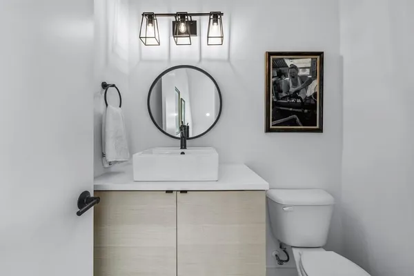 $4,450 | 2325 Hondo Avenue, Dallas, TX 75219