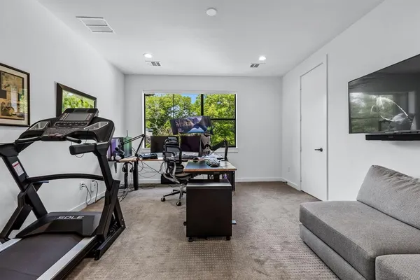 $4,450 | 2325 Hondo Avenue, Dallas, TX 75219