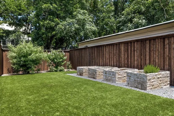 $4,450 | 2325 Hondo Avenue, Dallas, TX 75219