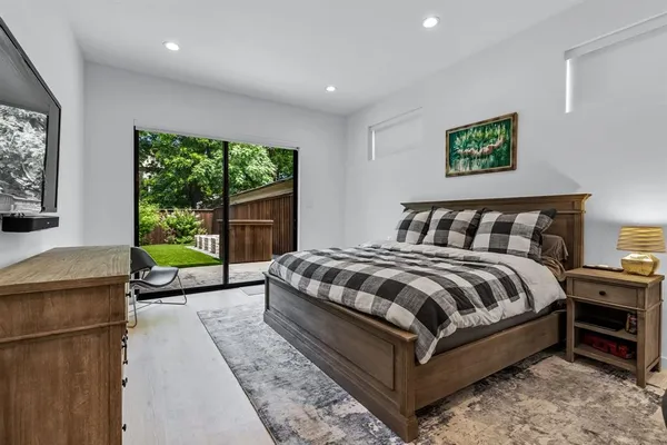 $4,450 | 2325 Hondo Avenue, Dallas, TX 75219