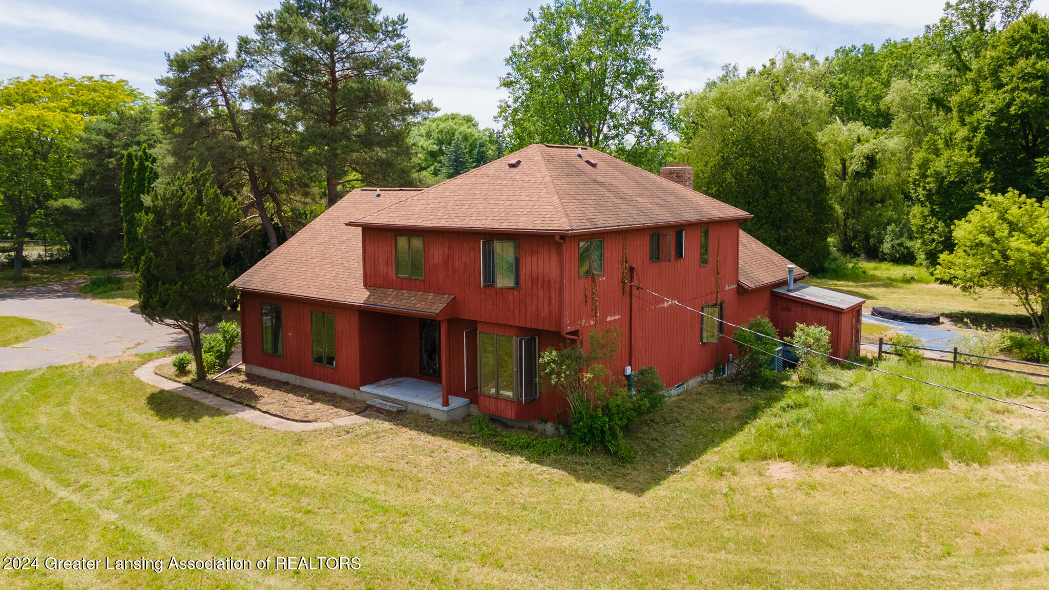 5510 Meridian Road Haslett, MI 48840 - Photo 3 of 93 5510_Meridian_BROCK-34