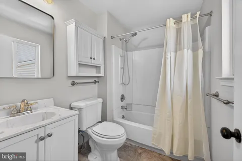 $450,000 | 12 Radka Drive, Newark, DE 19702