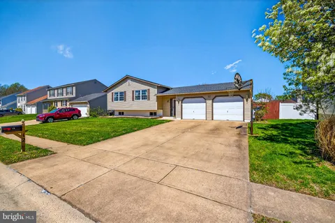 $450,000 | 12 Radka Drive, Newark, DE 19702