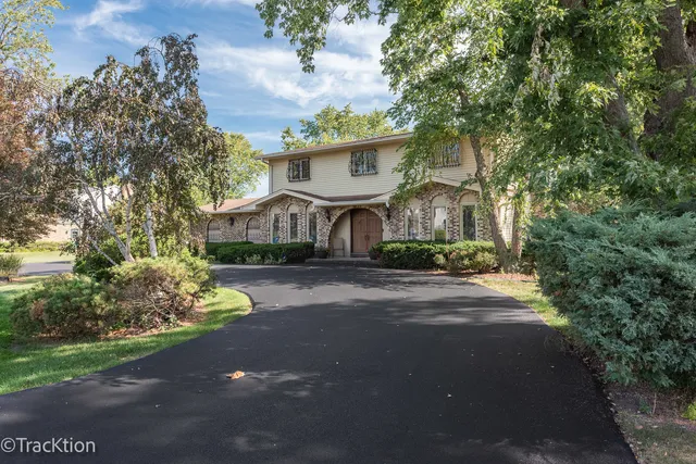 $780,000 | 23061 North Apple Hill Lane, Lincolnshire, IL 60069