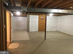 405 Custer Court Berryville, VA 22611 - Photo 28 of 34 a view of empty room