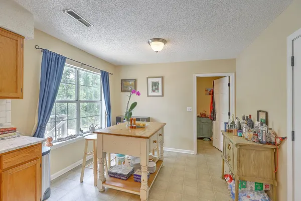 $2,600 | 2318 North England Court, Charleston, SC 29414