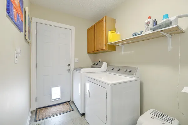 $2,600 | 2318 North England Court, Charleston, SC 29414