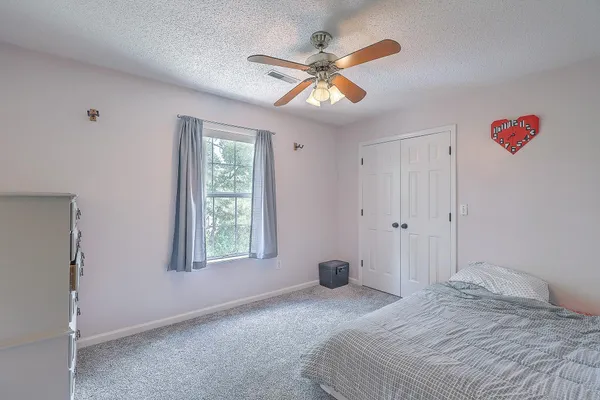 $2,600 | 2318 North England Court, Charleston, SC 29414