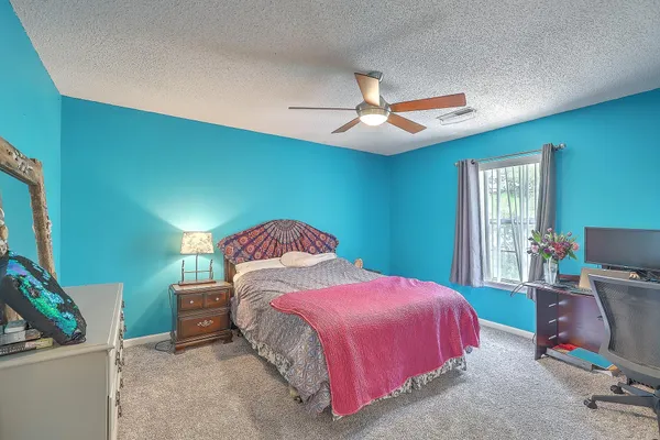 $2,600 | 2318 North England Court, Charleston, SC 29414