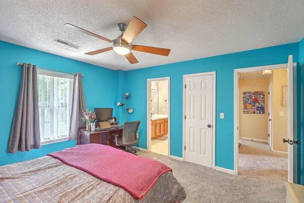 $2,600 | 2318 North England Court, Charleston, SC 29414