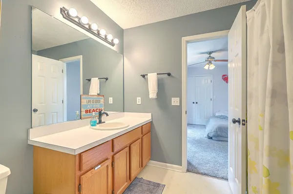 $2,600 | 2318 North England Court, Charleston, SC 29414