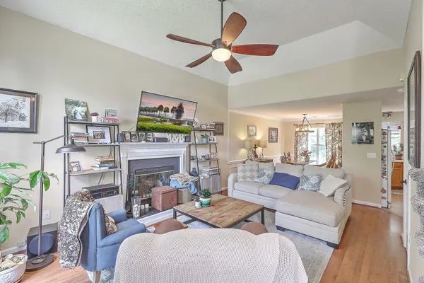 $2,600 | 2318 North England Court, Charleston, SC 29414