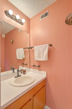 $2,600 | 2318 North England Court, Charleston, SC 29414