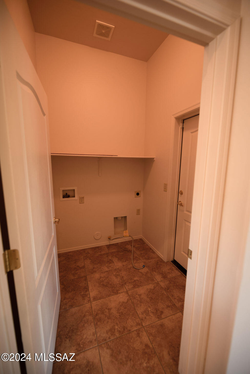 7611 West Rising Ridge Road Tucson, AZ 85743 - Photo 4 of 38 Gallery Image 4