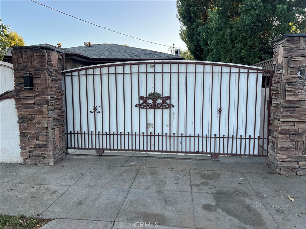 2790 11th Street Riverside, CA 92507 - Photo 4 of 6