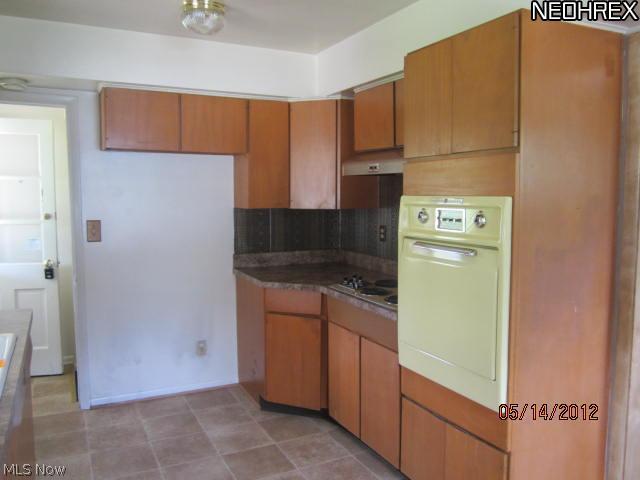 3009 Littledale Road Akron, OH 44319 - Photo 5 of 14