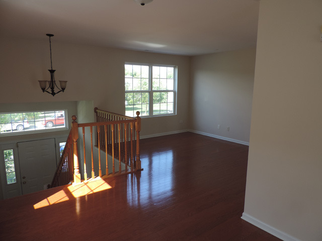 554 Springwood Drive, Unit 554 Joliet, IL 60431 - Photo 2 of 10