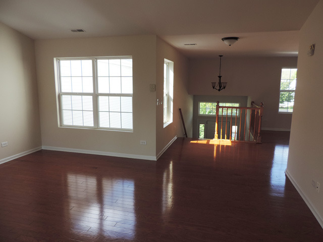 554 Springwood Drive, Unit 554 Joliet, IL 60431 - Photo 4 of 10
