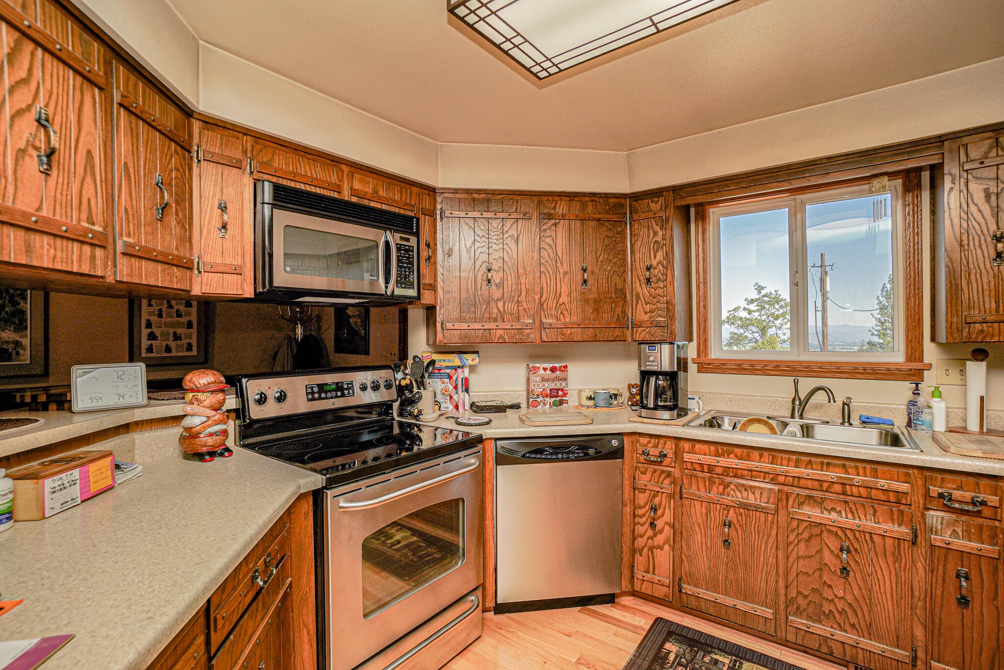 2105 Knowles Road Medford, OR 97501 - Photo 12 of 40 DSC00075
