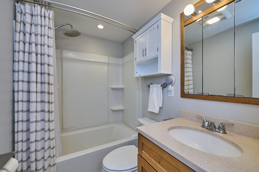 84 Redfield Road Wakefield, MA 01880 - Photo 12 of 37 Gallery Image 12
