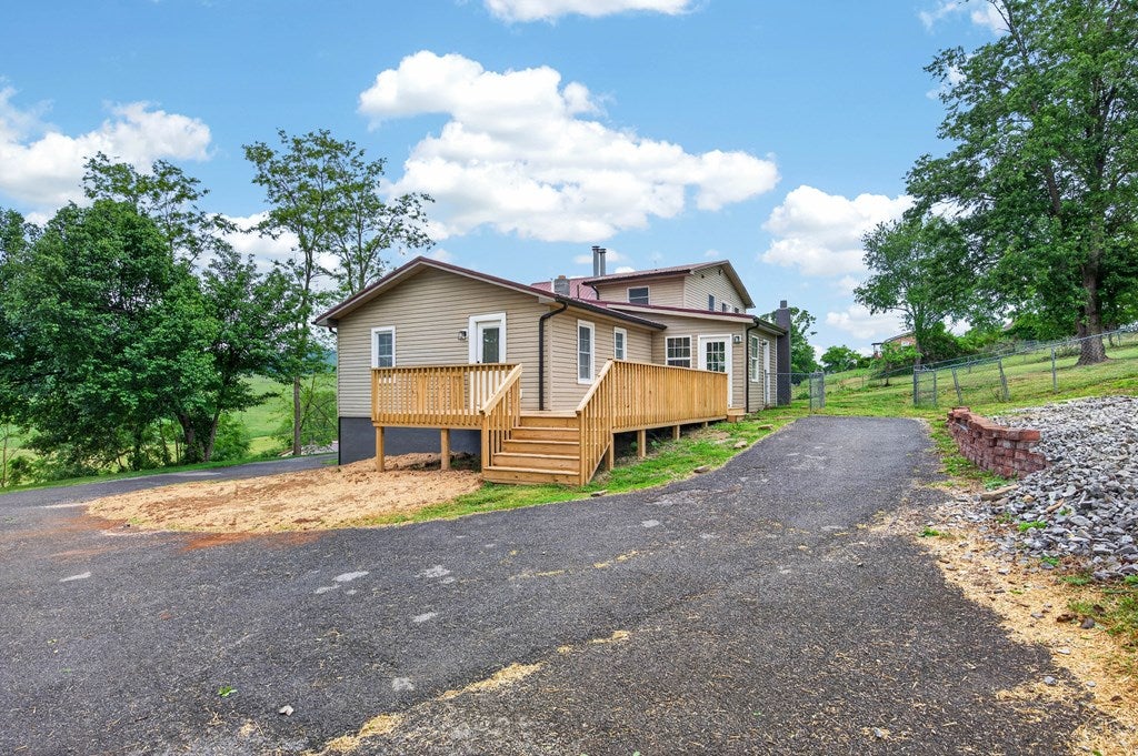 418 Danner Road Max Meadows, VA 24360 - Photo 6 of 115 Gallery Image 6
