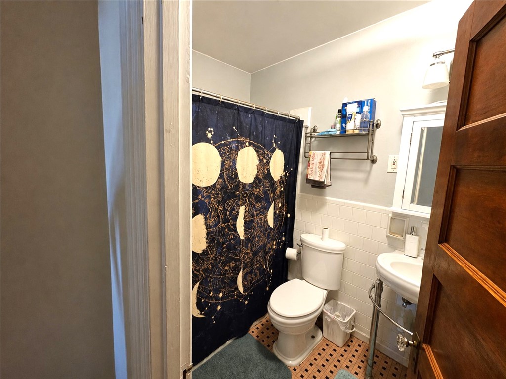 29 Laura Street, Unit 3 Providence, RI 02907 - Photo 13 of 20
