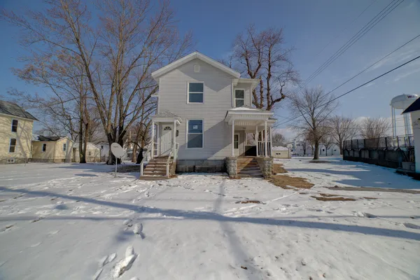 $89,900 | 312 North 4th Street, Watseka, IL 60970