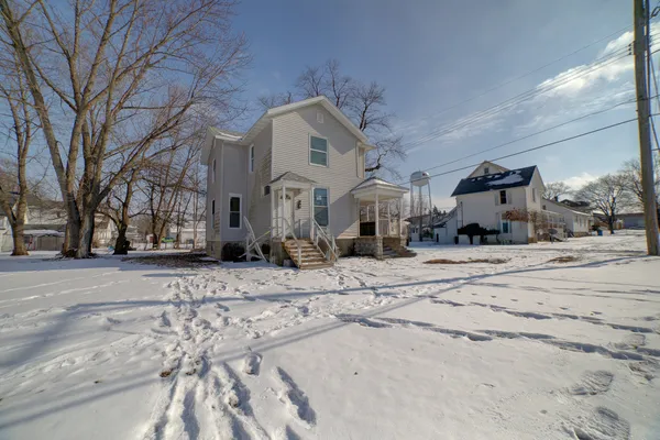 $89,900 | 312 North 4th Street, Watseka, IL 60970