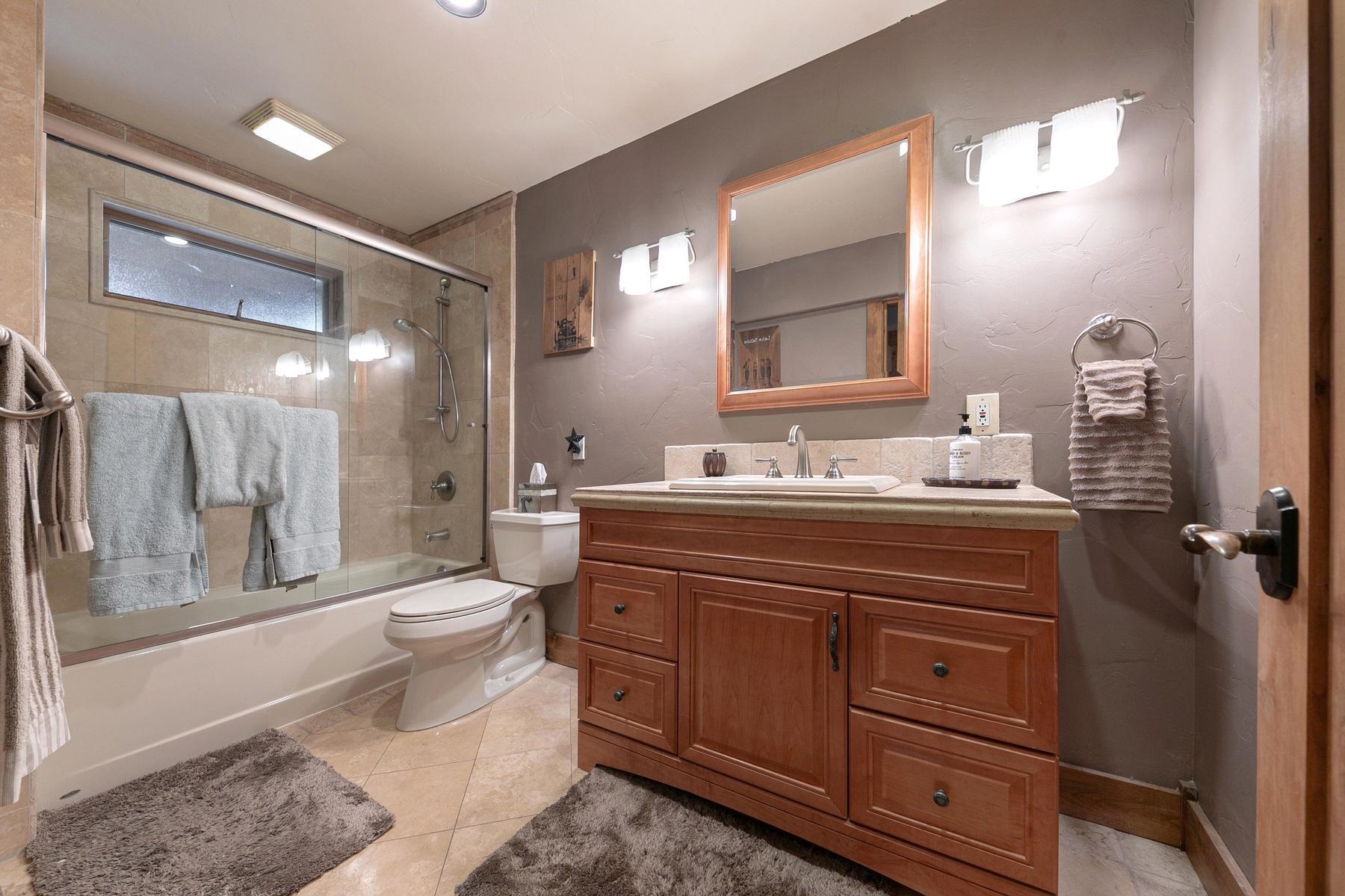 13165 Pinnacle Loop Truckee, CA 96161 - Photo 15 of 28
