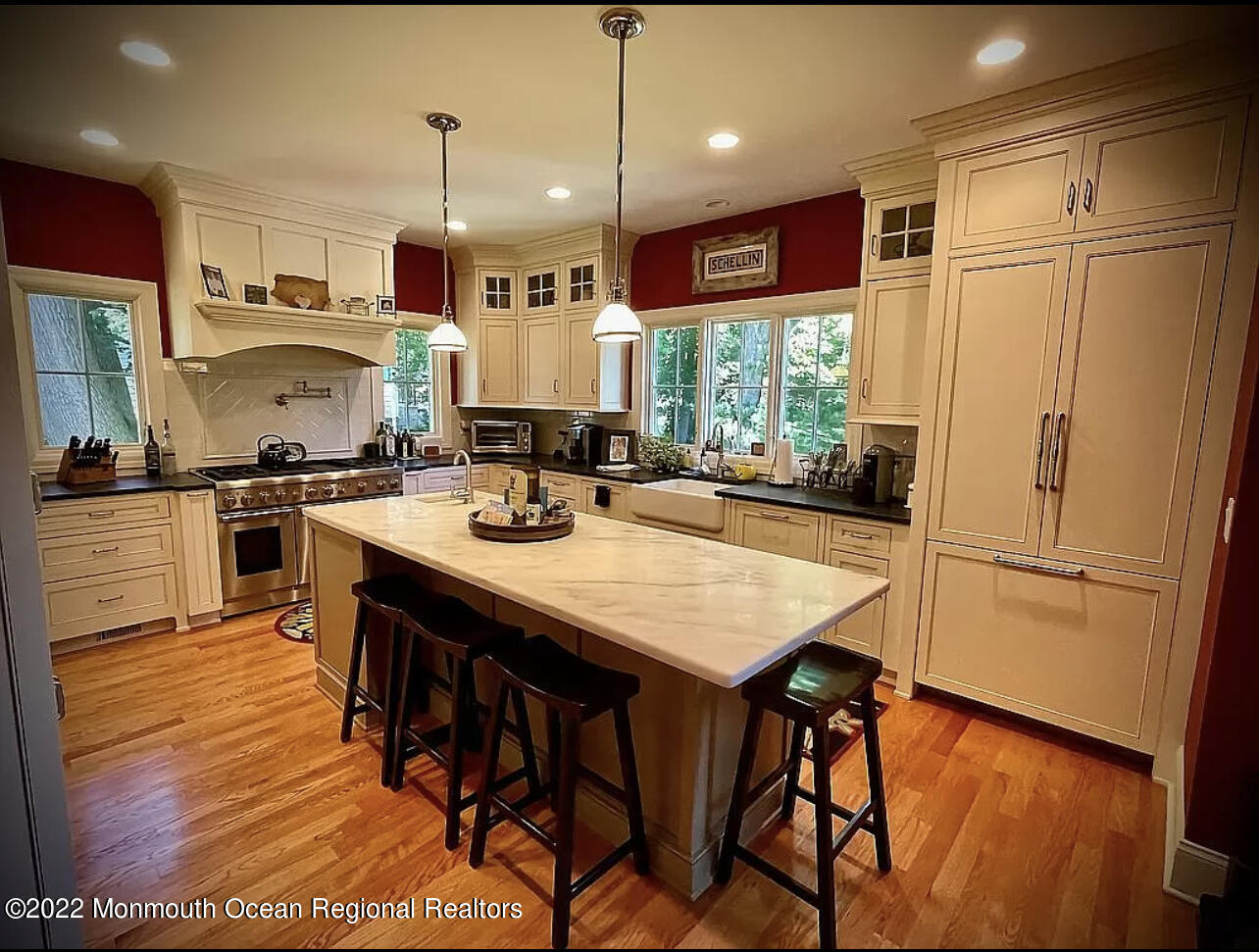 130 Montrose Road Colts Neck, NJ 07722 - Photo 14 of 28 Gourmet Kitchen