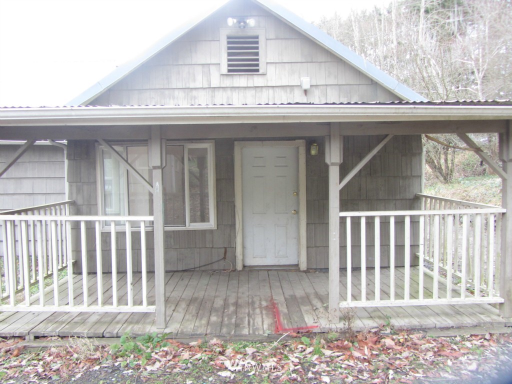 1870 Southwest Cook Road Port Orchard, WA 98367 - Photo 14 of 19 Gallery Image 14
