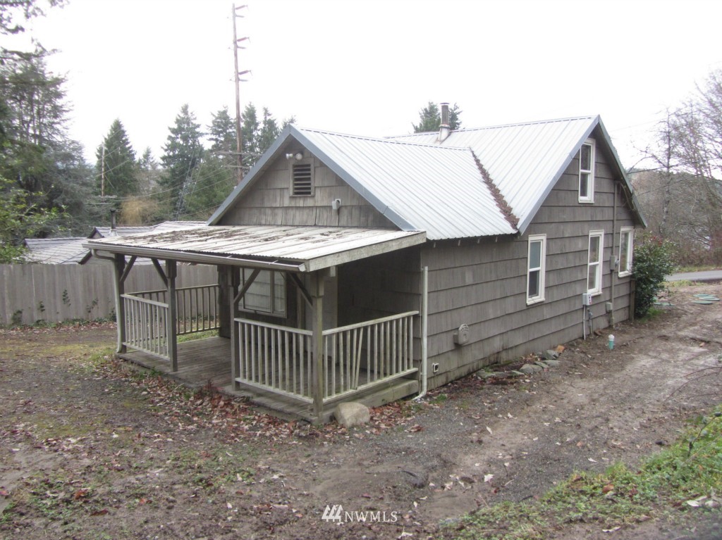 1870 Southwest Cook Road Port Orchard, WA 98367 - Photo 16 of 19 Gallery Image 16