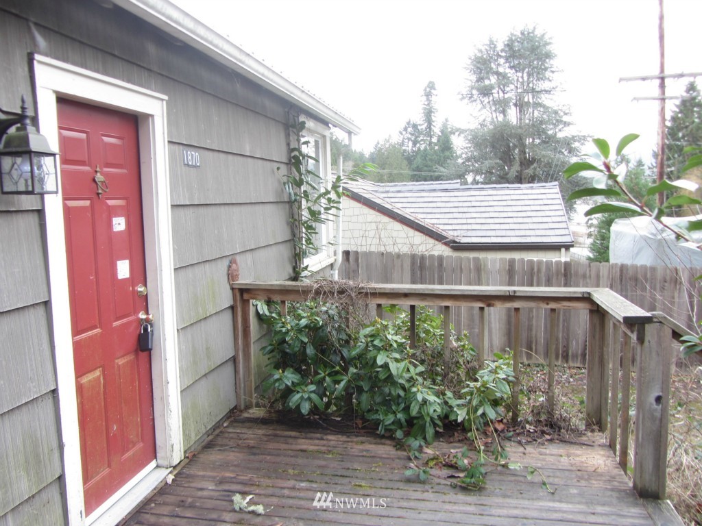 1870 Southwest Cook Road Port Orchard, WA 98367 - Photo 3 of 19 Gallery Image 3