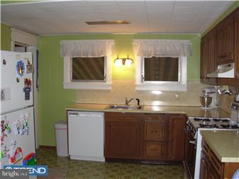 207 Paine Street Riverside, NJ 08075 - Photo 2 of 8 Kitchen