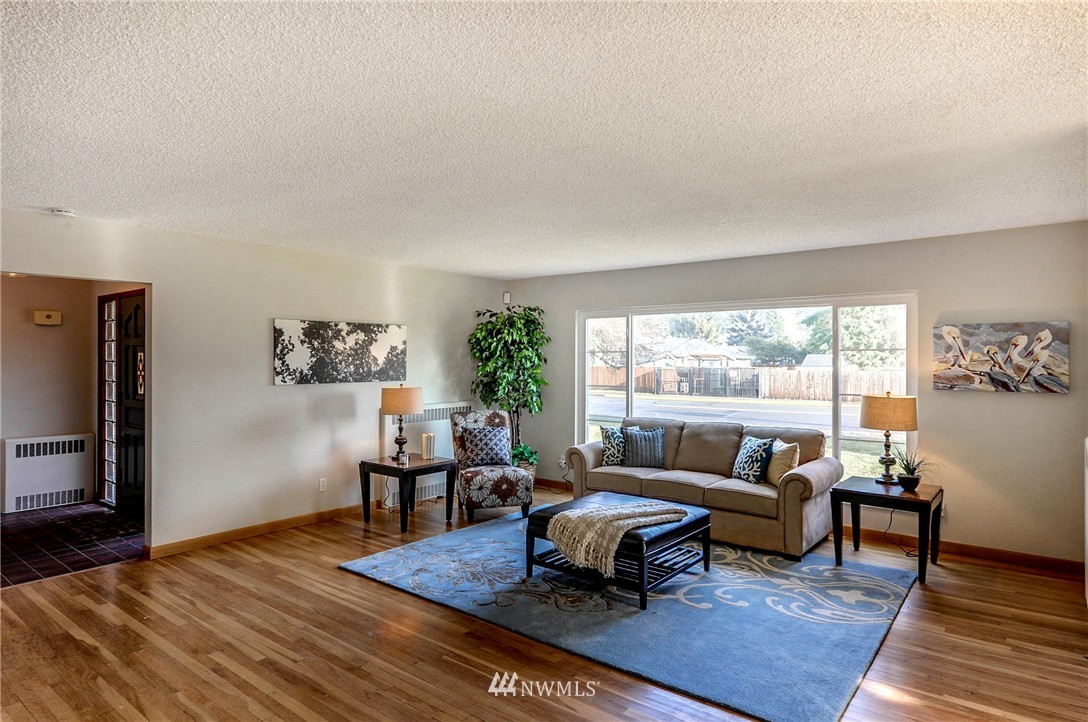 525 R Street Northeast Auburn, WA 98002 - Photo 4 of 23