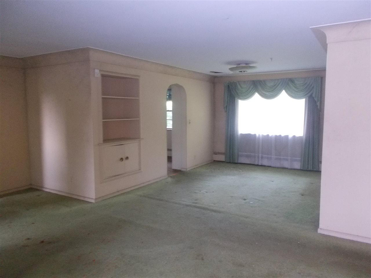 3255 Mackin Road Flint, MI 48504 - Photo 5 of 13 50077194-4.JPG