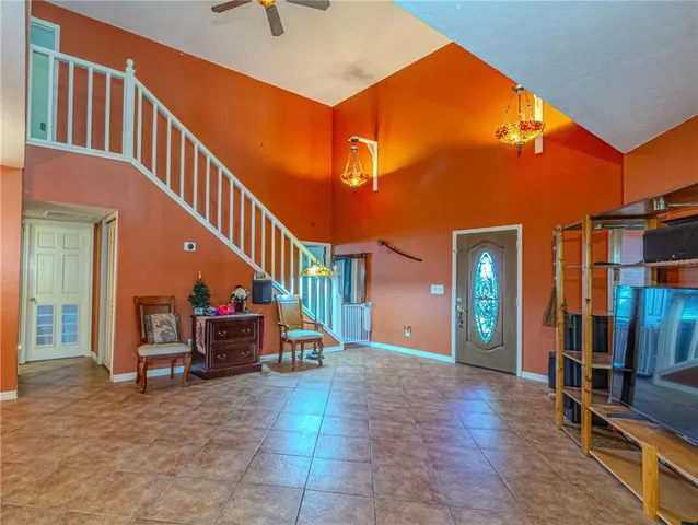 a view of an entryway with a livingroom