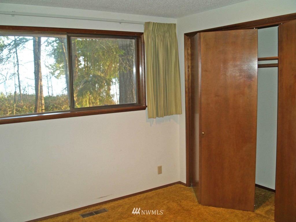 8510 Mill Bight Road Northeast Olympia, WA 98516 - Photo 9 of 16 Gallery Image 9