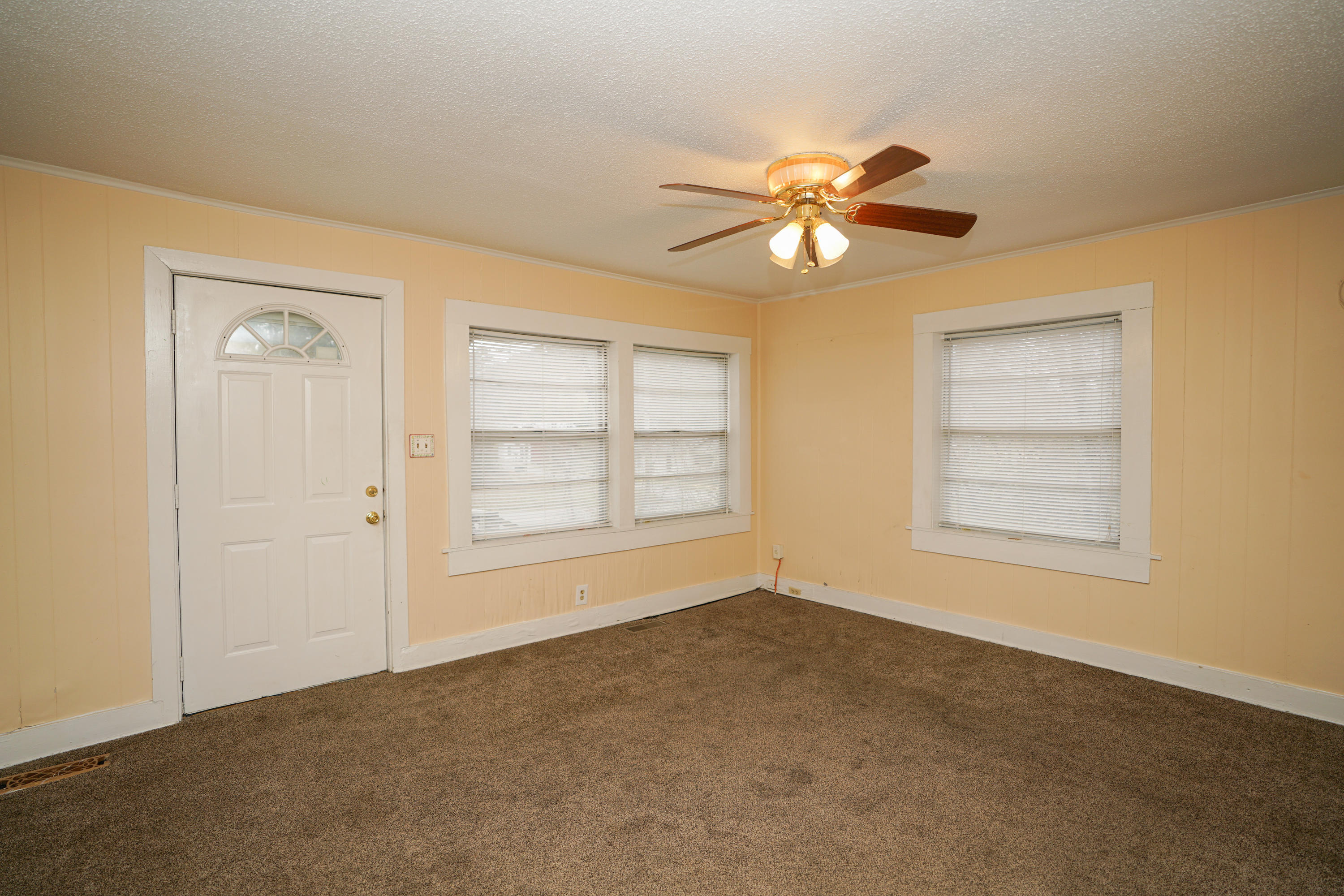 716 Schmitt Road Rossville, GA 30741 - Photo 5 of 43 IMG_2555
